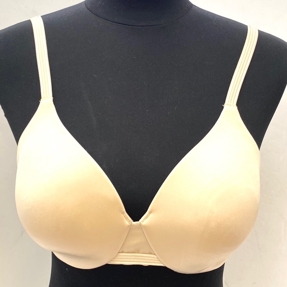Bali Women's One Smooth U Smoothing & Concealing Underwire Bra 3W11